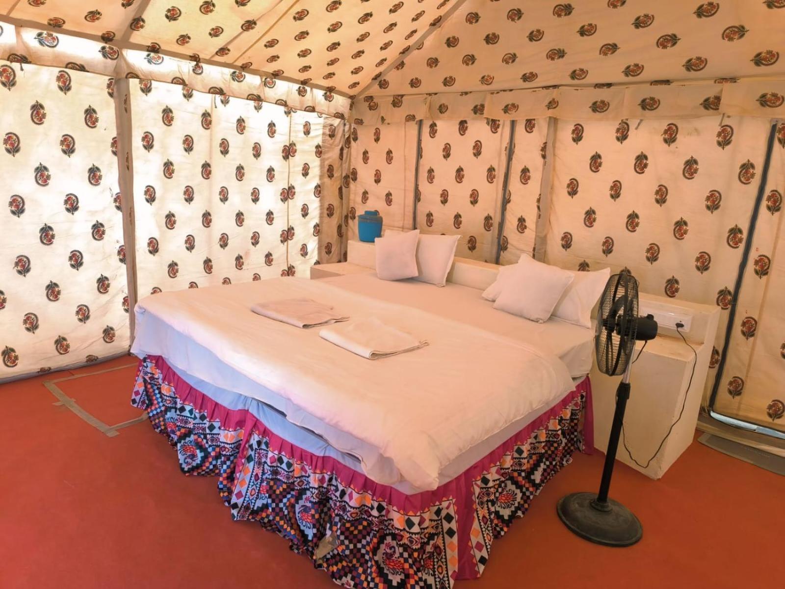 Om Luxury Resort Jaisalmer Rom bilde
